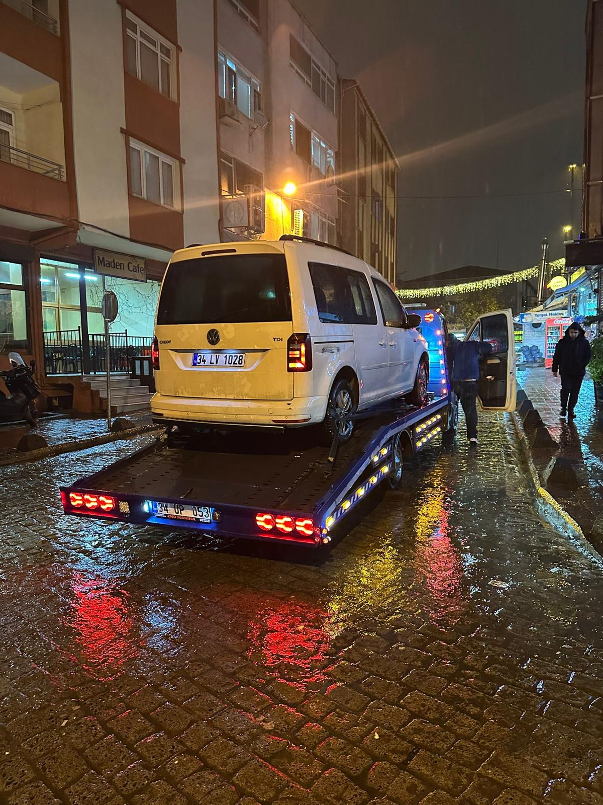 Gece yol yardım hizmeti